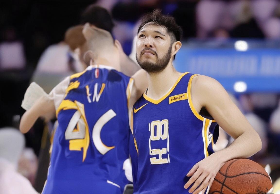 乔尔·恩比德蝉联NBA得分王：技术进步、职业态度与团队力量成就辉煌