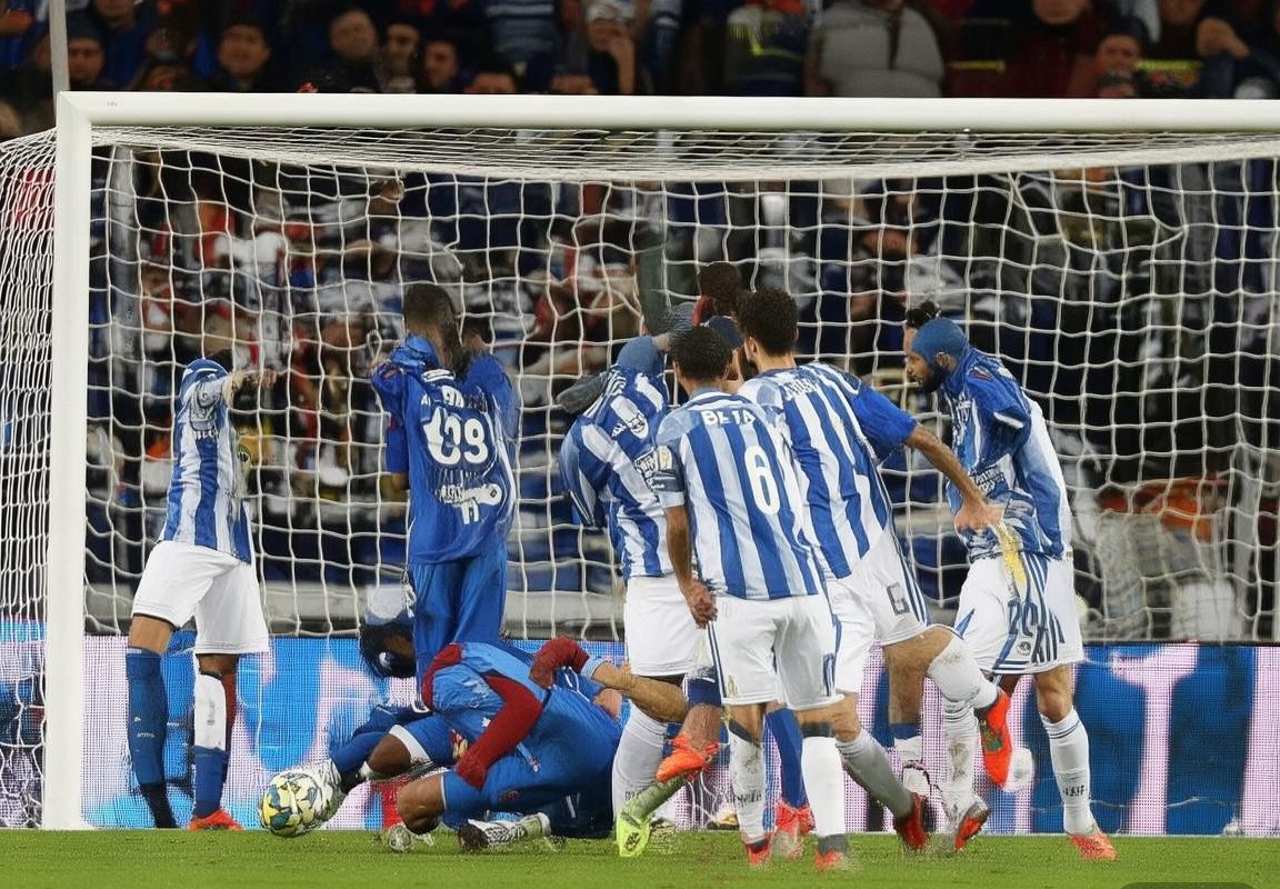 2017欧冠经典对决：尤文图斯VS巴塞罗那战术解析与迪巴拉精彩进球(图2)